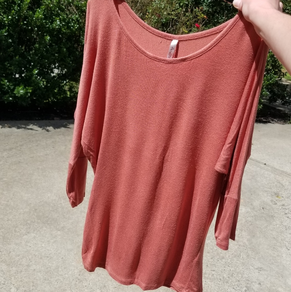 Cold shoulder 3/4 sleeve top